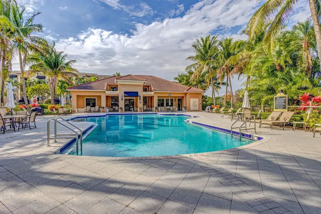 4907 Midtown Lane Palm Beach Gardens FL 33418