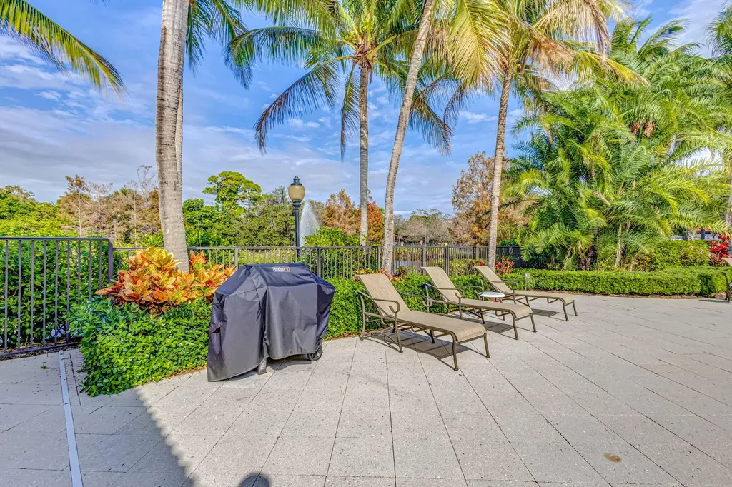 4907 Midtown Lane Palm Beach Gardens FL 33418