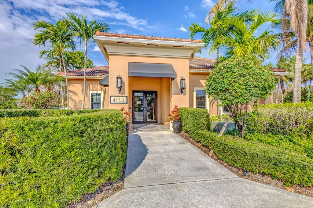 4907 Midtown Lane Palm Beach Gardens FL 33418