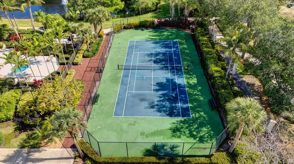 4907 Midtown Lane Palm Beach Gardens FL 33418