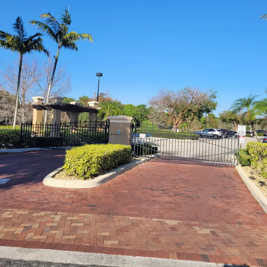 4907 Midtown Lane Palm Beach Gardens FL 33418