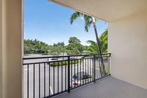 4907 Midtown Lane Palm Beach Gardens FL 33418