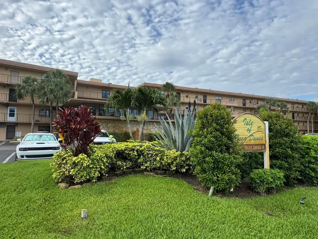 9370 SW 8th Street Boca Raton FL 33428