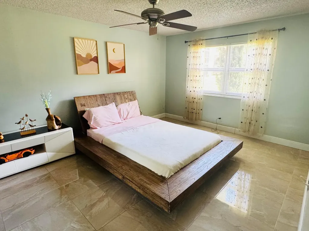 9370 SW 8th Street Boca Raton FL 33428