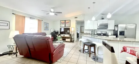617 NW Thuringer Street Street NW Palm Bay FL 32907