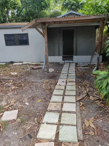 210 SW 7th Street Dania Beach FL 33004