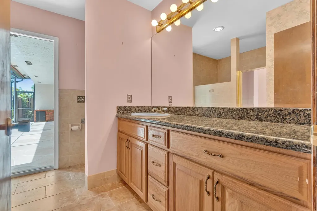 7908 NW 85th Terrace Tamarac FL 33321