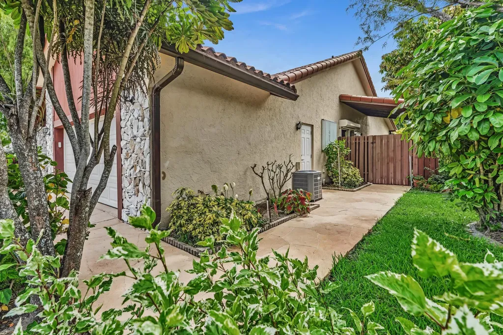 7908 NW 85th Terrace Tamarac FL 33321
