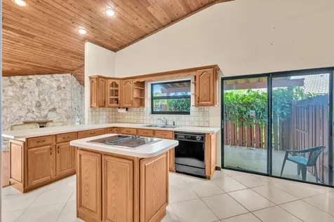 7908 NW 85th Terrace Tamarac FL 33321