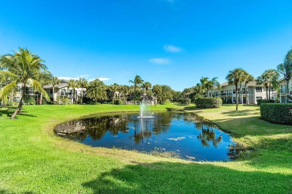 11863 Wimbledon Circle Wellington FL 33414