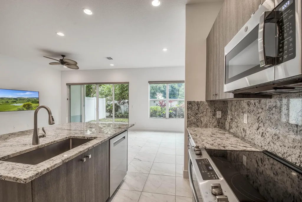 4829 Pointe Midtown Road Palm Beach Gardens FL 33418