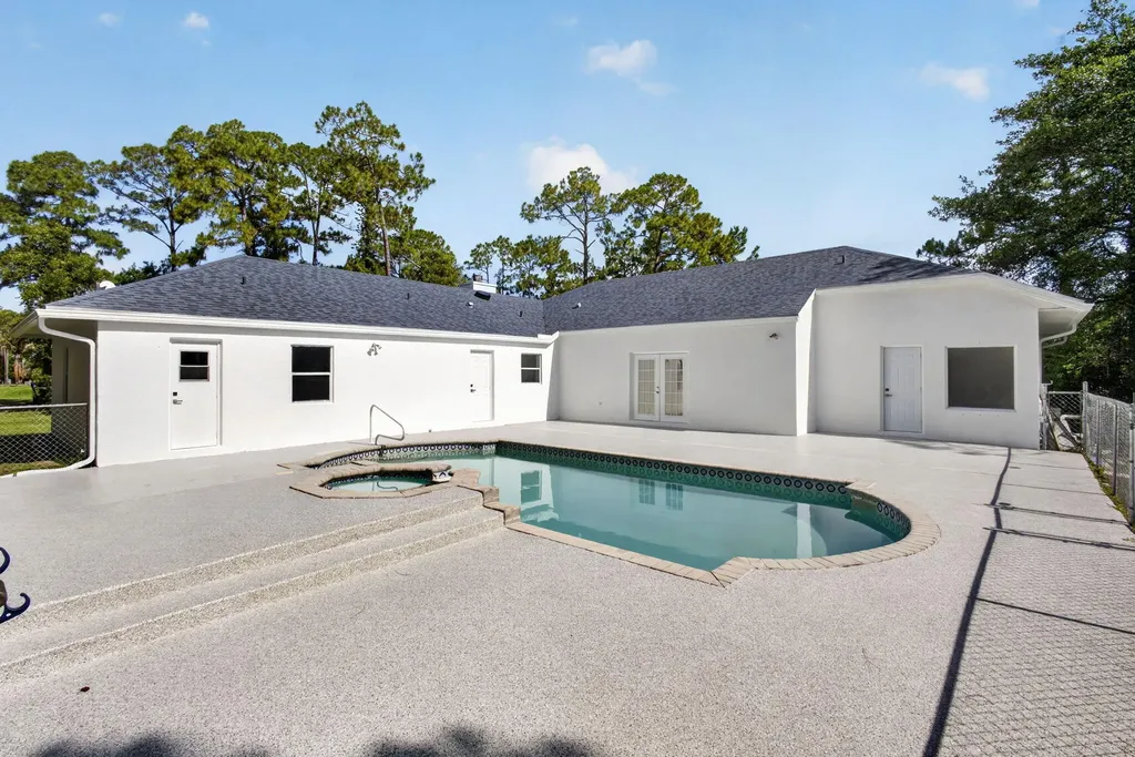 16526 N 78th Road Road N The Acreage FL 33470