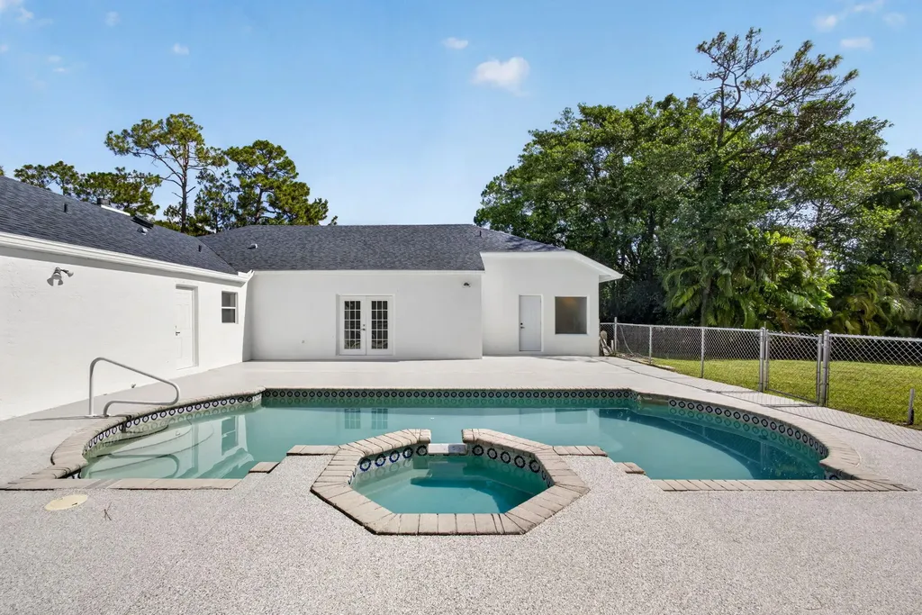 16526 N 78th Road Road N The Acreage FL 33470