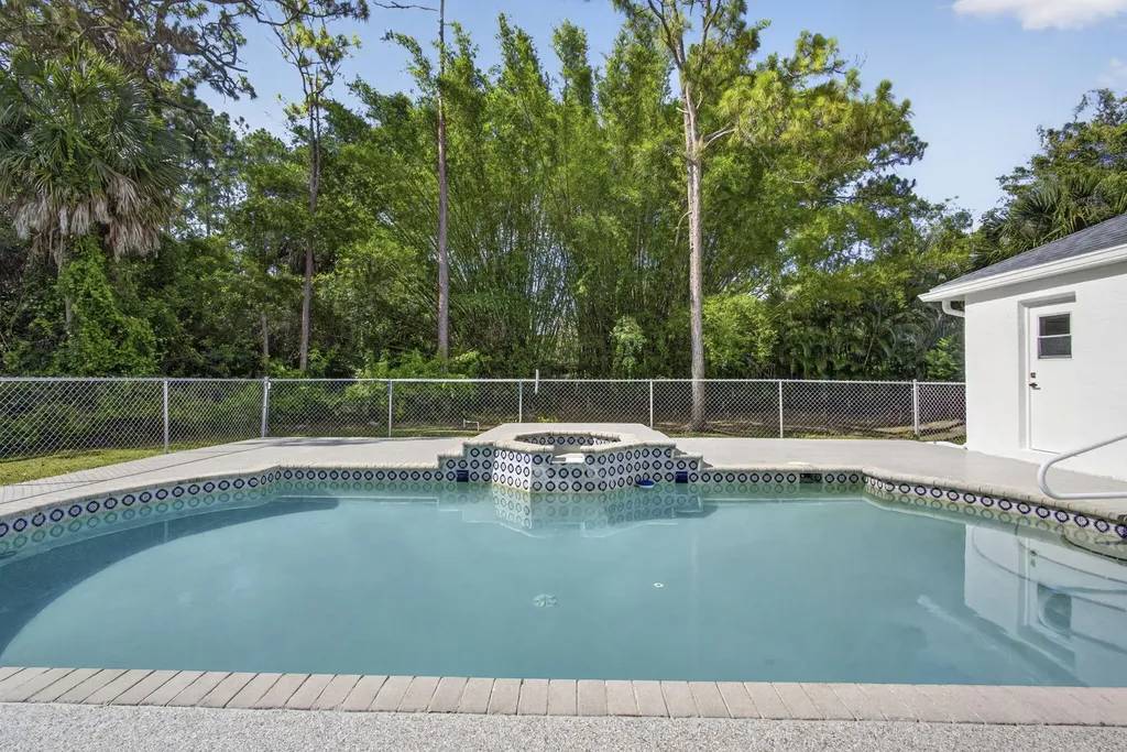 16526 N 78th Road Road N The Acreage FL 33470