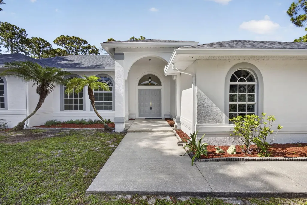 16526 N 78th Road Road N The Acreage FL 33470
