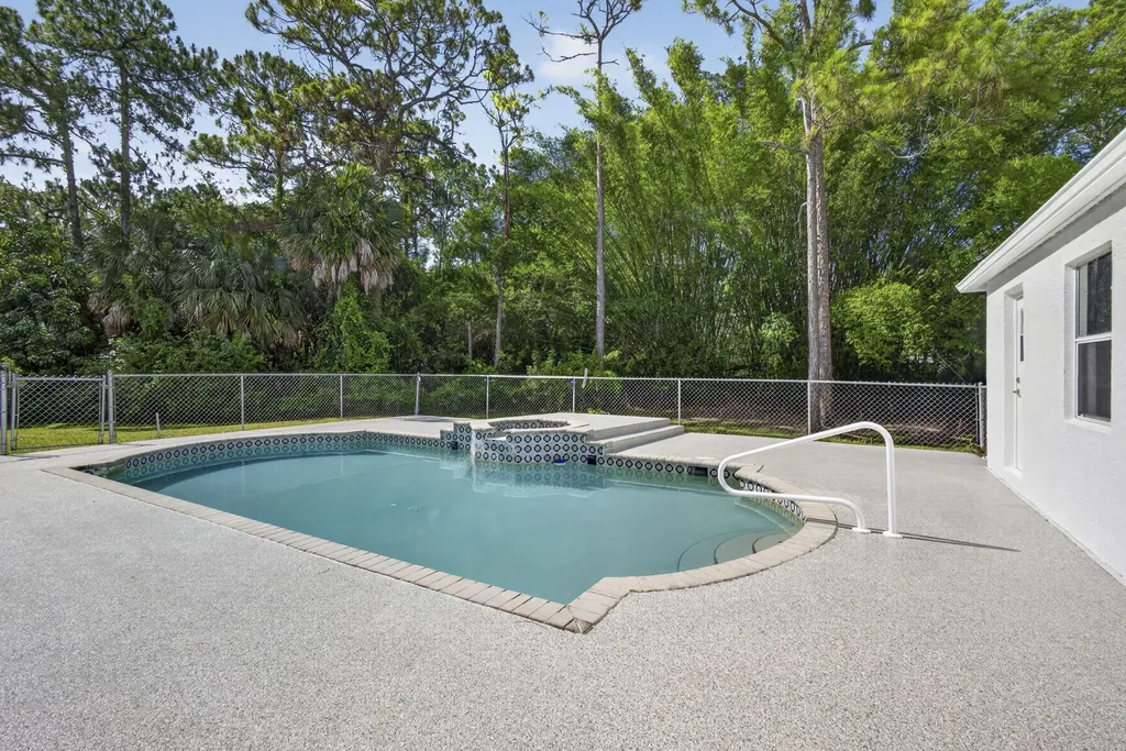 16526 N 78th Road Road N The Acreage FL 33470