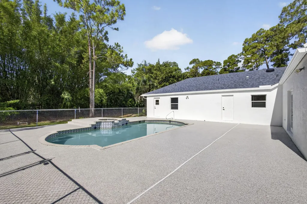 16526 N 78th Road Road N The Acreage FL 33470