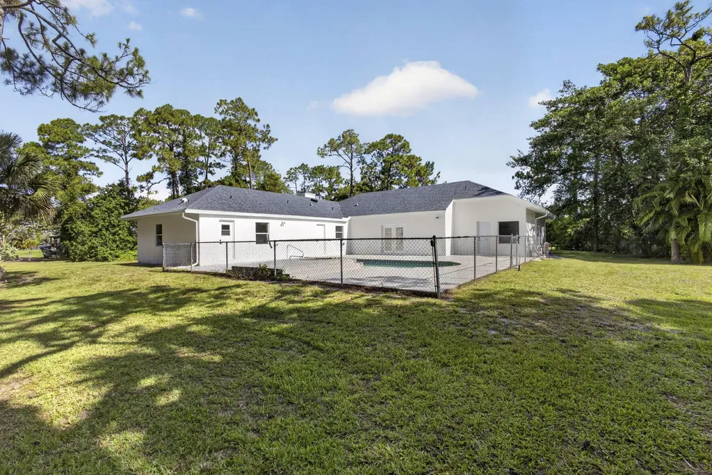 16526 N 78th Road Road N The Acreage FL 33470