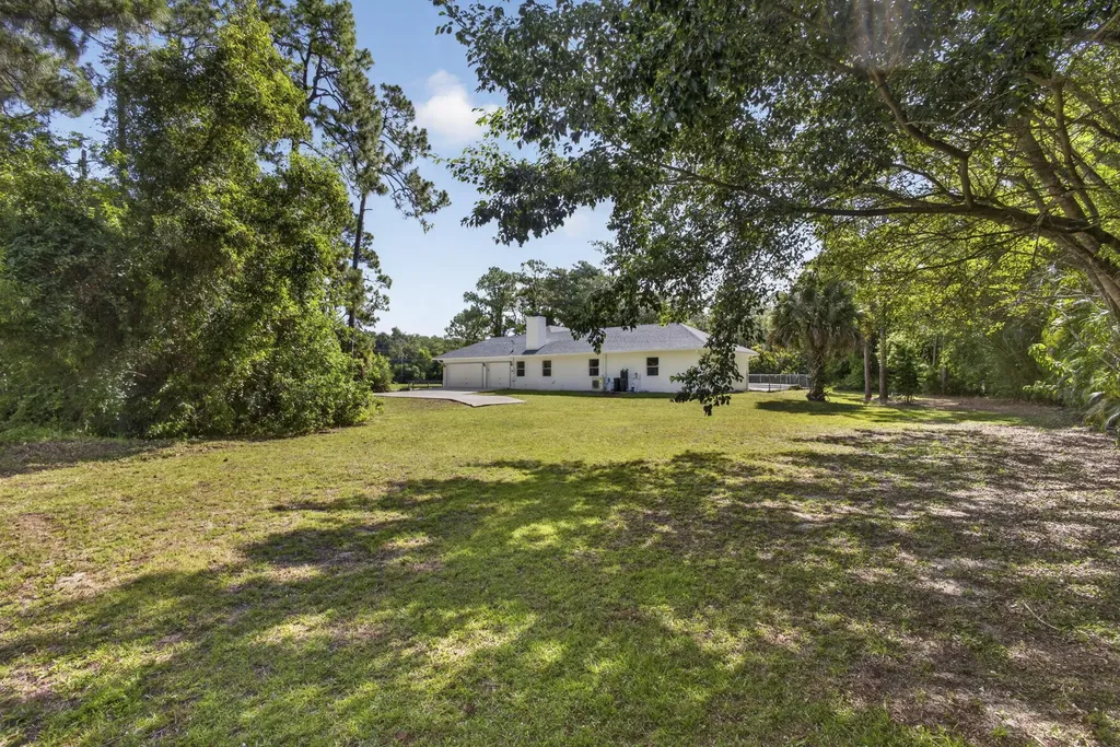 16526 N 78th Road Road N The Acreage FL 33470