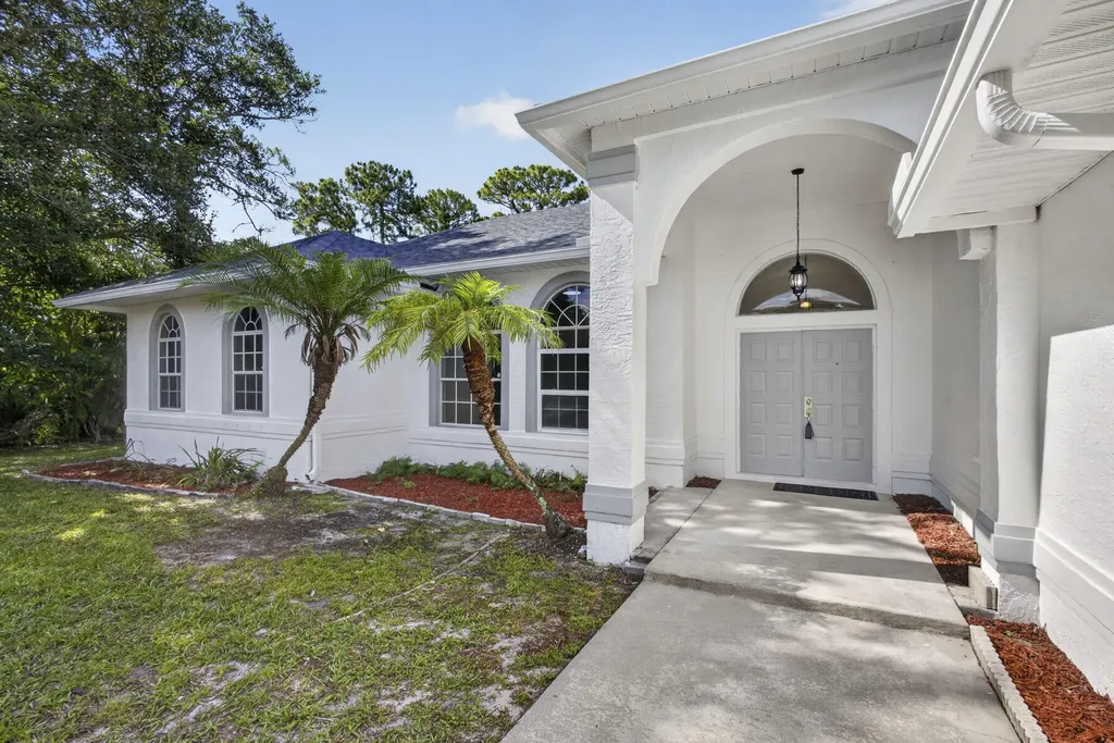16526 N 78th Road Road N The Acreage FL 33470