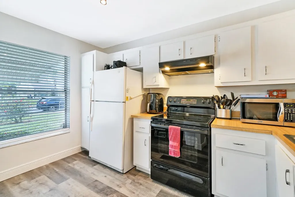 113 Pinewood Court Jupiter FL 33458
