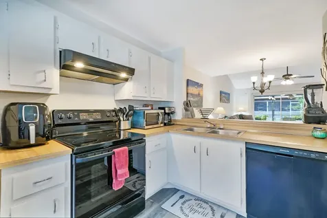 113 Pinewood Court Jupiter FL 33458