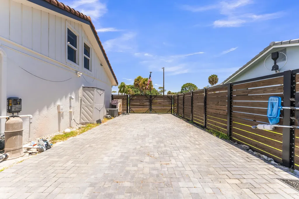 1472 SW 13th Street Boca Raton FL 33486