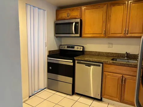 8051 S Colony Circle Tamarac FL 33321