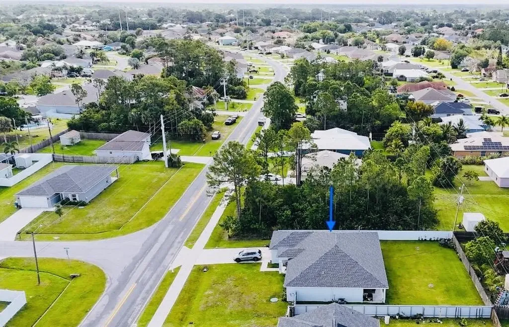 2372 SW Import Drive Port St Lucie FL 34953