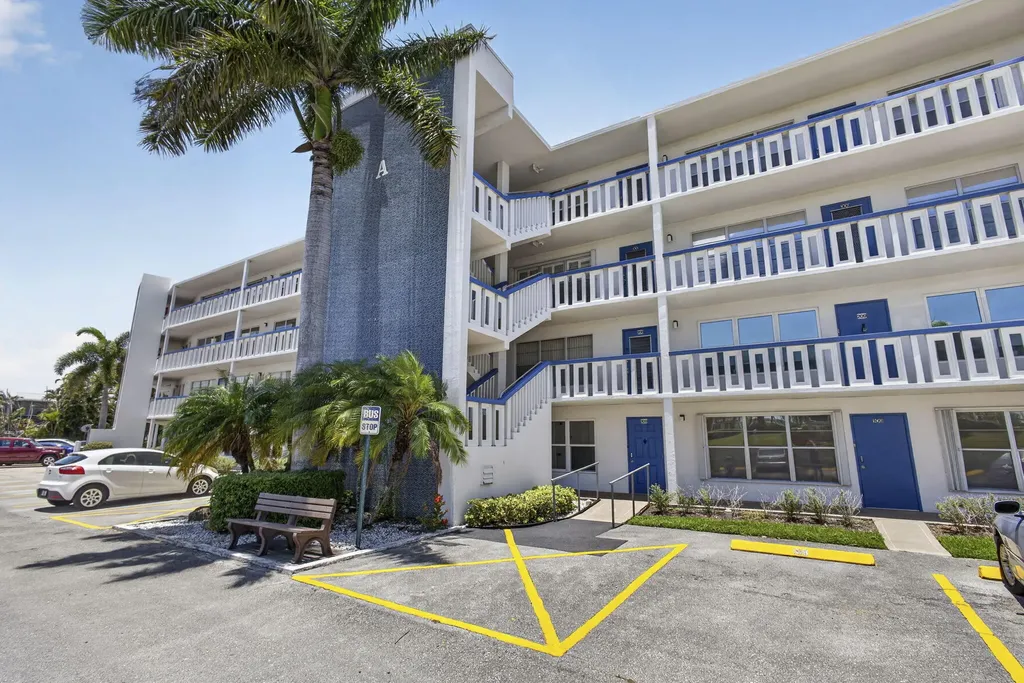 308 Greenbrier A West Palm Beach FL 33417