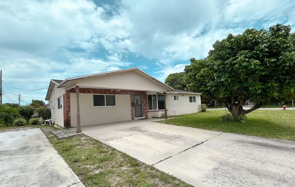 441 SW 6th Avenue Boynton Beach FL 33435