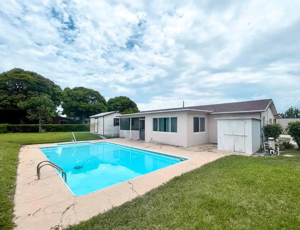 441 SW 6th Avenue Boynton Beach FL 33435