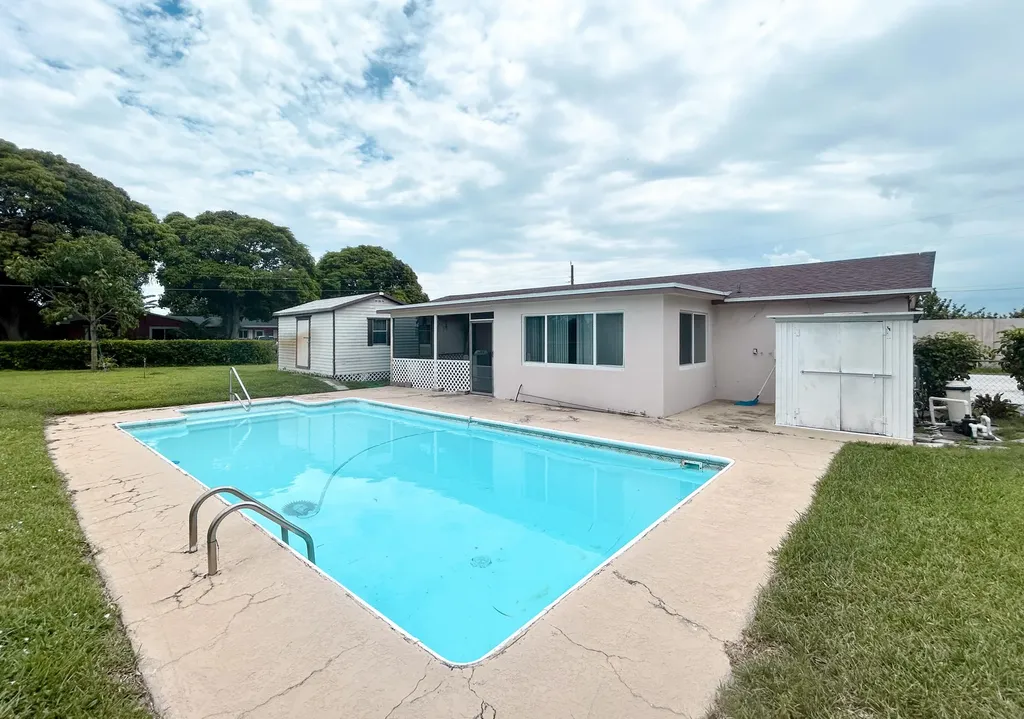 441 SW 6th Avenue Boynton Beach FL 33435