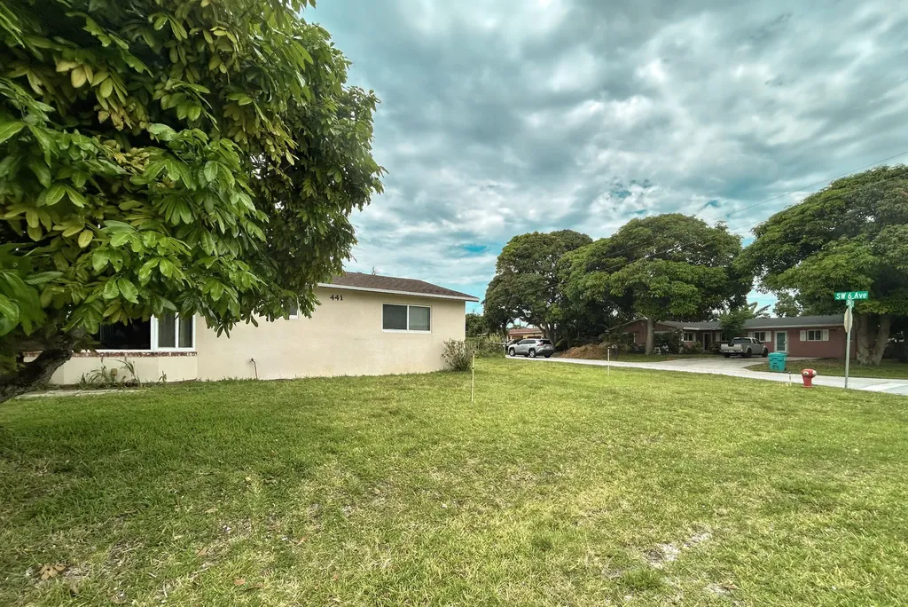 441 SW 6th Avenue Boynton Beach FL 33435
