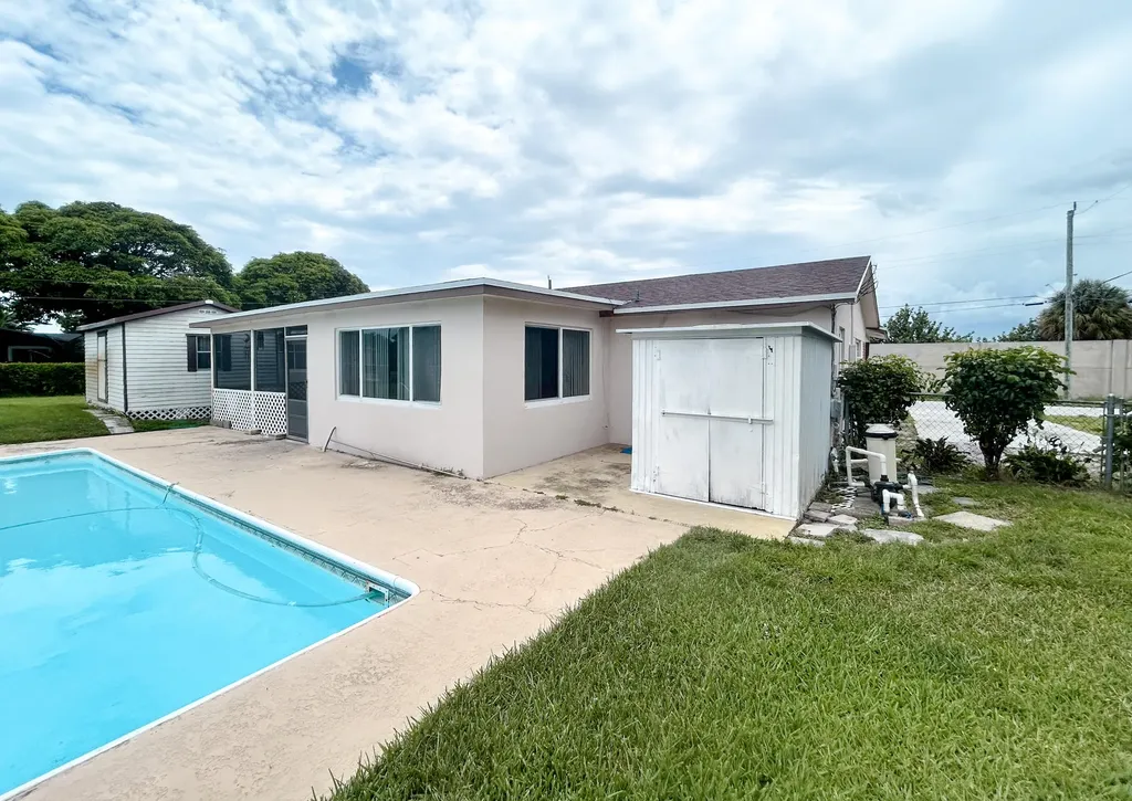 441 SW 6th Avenue Boynton Beach FL 33435