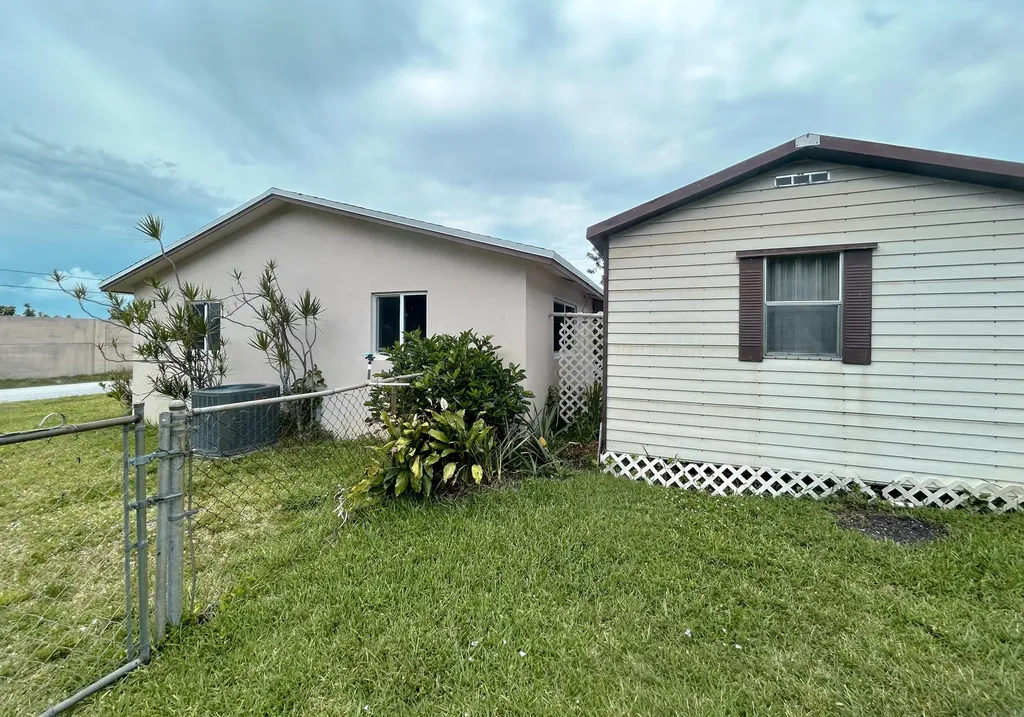 441 SW 6th Avenue Boynton Beach FL 33435