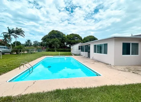 441 SW 6th Avenue Boynton Beach FL 33435