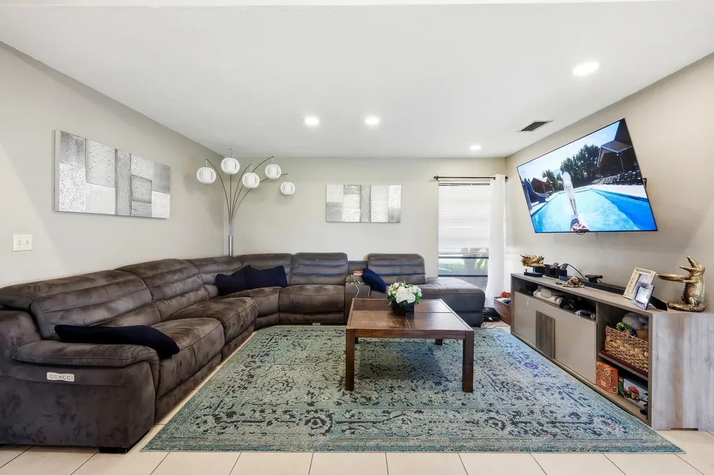 5141 NW 3rd Terrace Boca Raton FL 33487