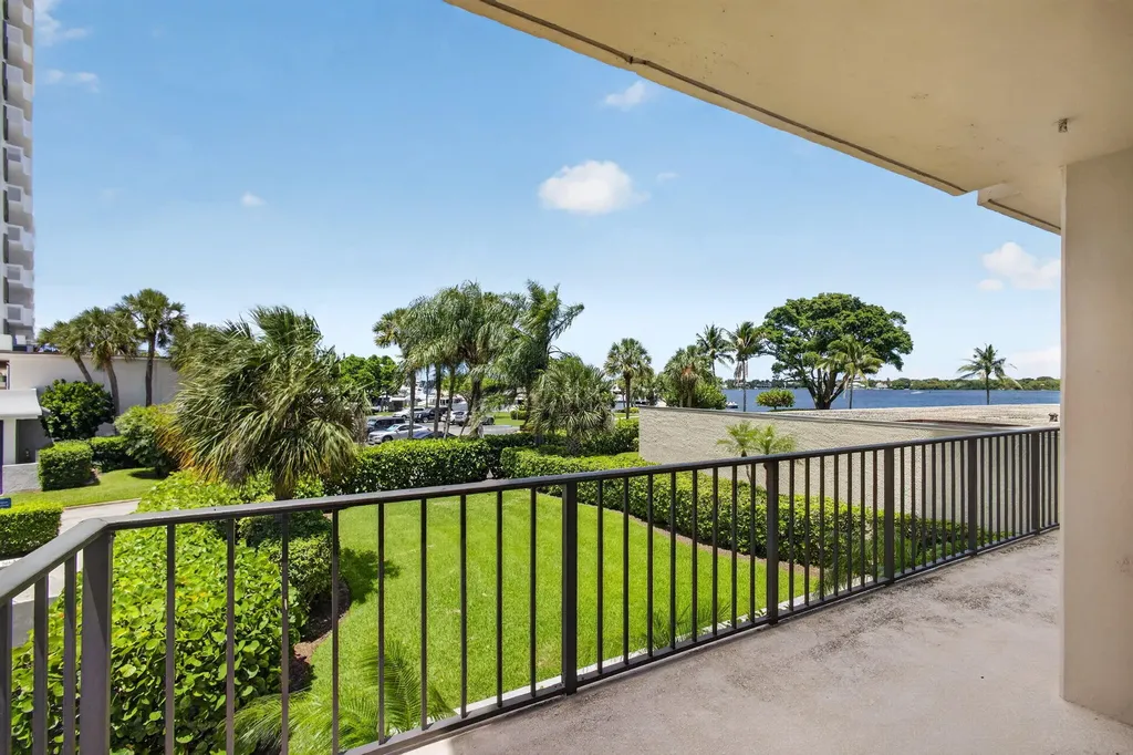136 Lakeshore Drive North Palm Beach FL 33408
