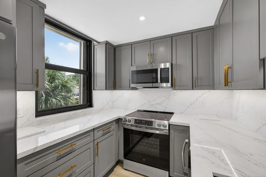 136 Lakeshore Drive North Palm Beach FL 33408