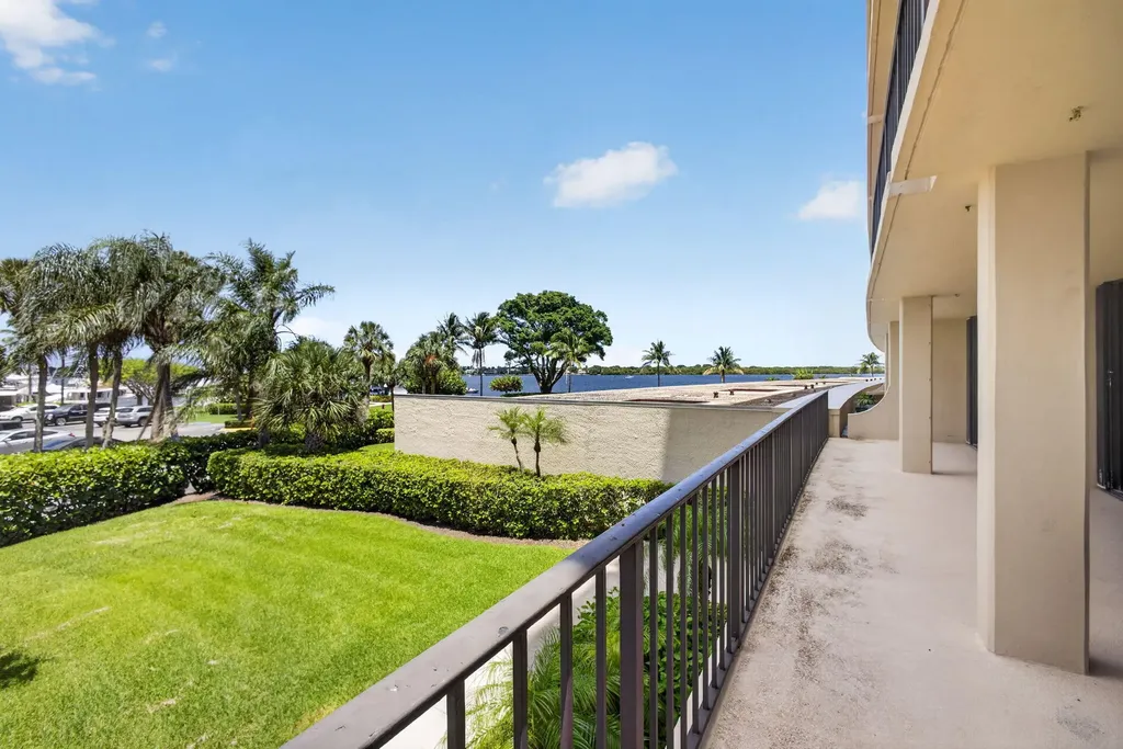 136 Lakeshore Drive North Palm Beach FL 33408