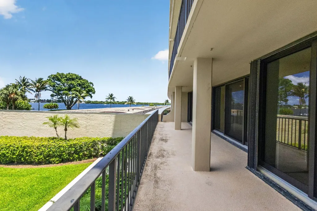 136 Lakeshore Drive North Palm Beach FL 33408