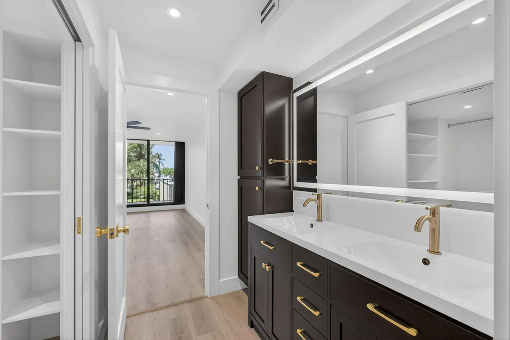 136 Lakeshore Drive North Palm Beach FL 33408