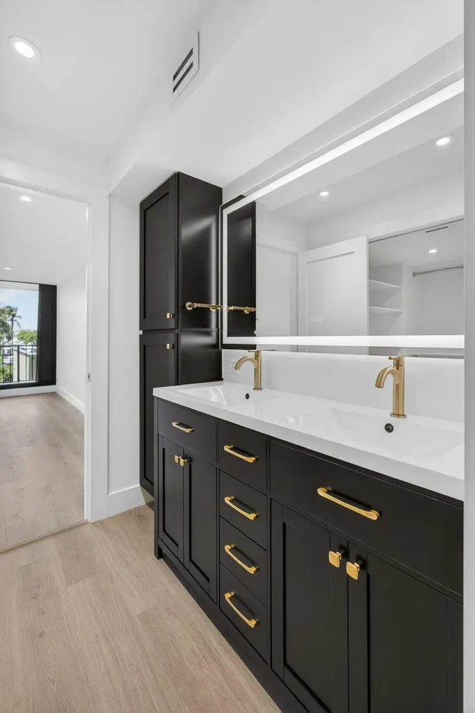 136 Lakeshore Drive North Palm Beach FL 33408