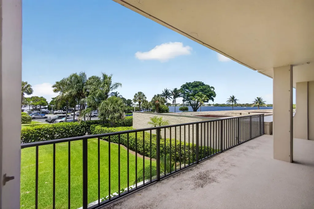 136 Lakeshore Drive North Palm Beach FL 33408
