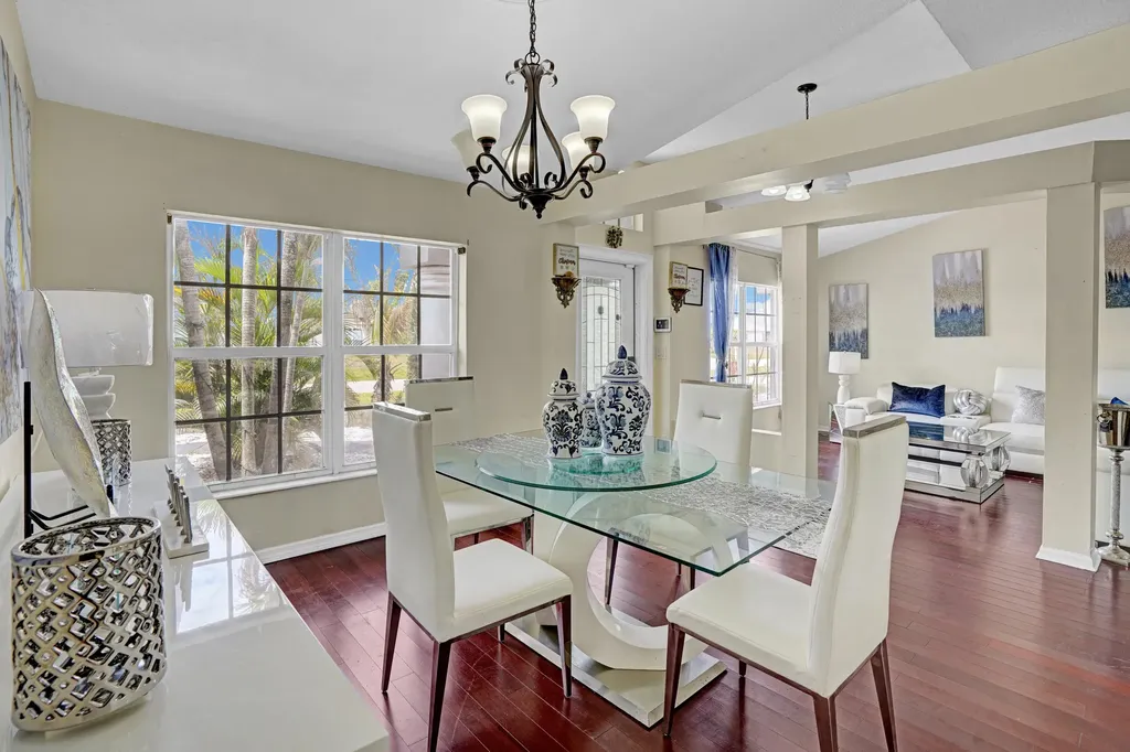 981 SW Mccomkle Avenue Port St Lucie FL 34953