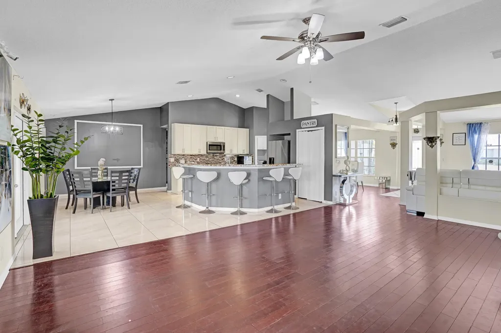 981 SW Mccomkle Avenue Port St Lucie FL 34953
