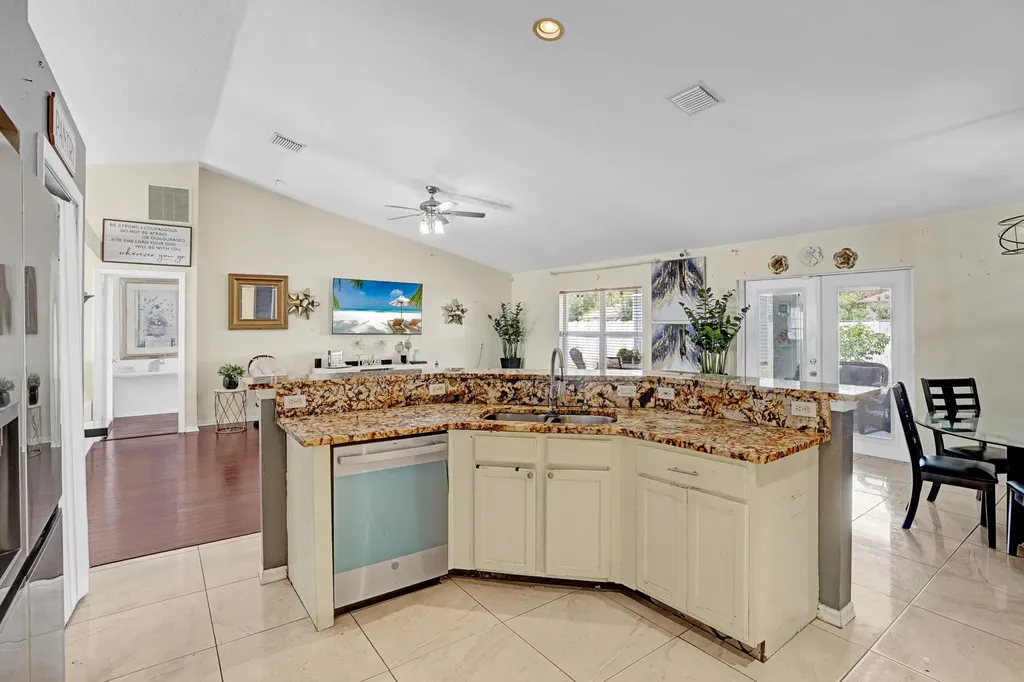 981 SW Mccomkle Avenue Port St Lucie FL 34953