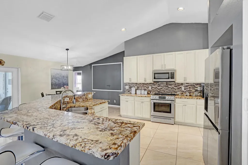981 SW Mccomkle Avenue Port St Lucie FL 34953