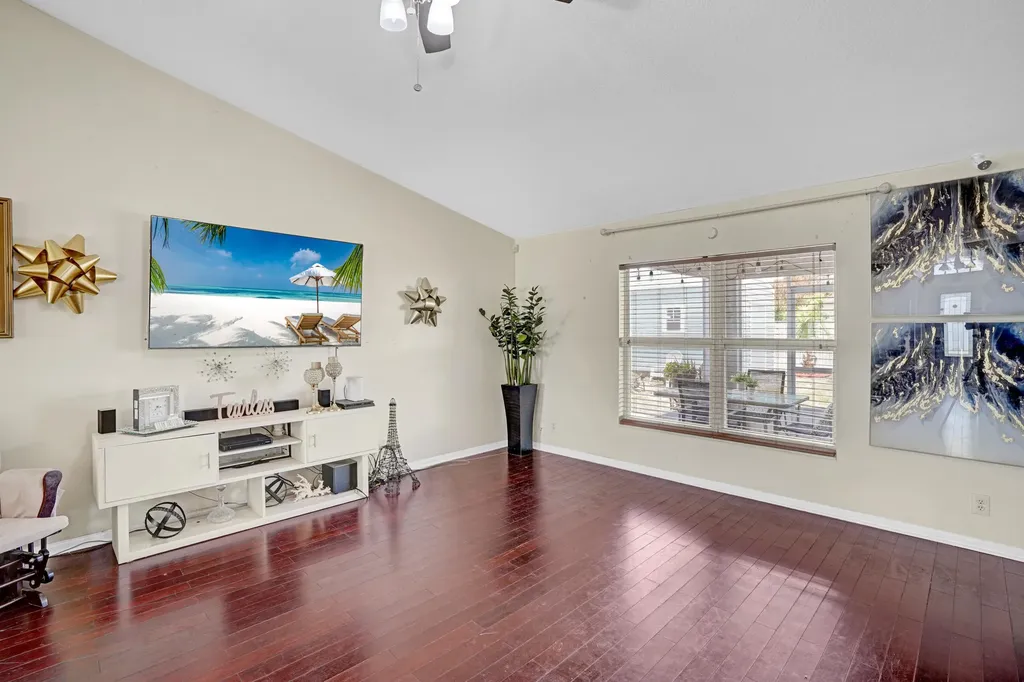 981 SW Mccomkle Avenue Port St Lucie FL 34953